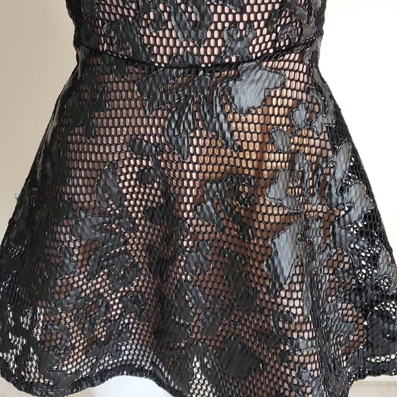 Gourgeous Black Guess Strapless Sweetheart Neckline Skater Dress - Picture 6 of 7